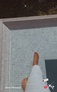Amanda Saccomanno feet photo thumbnail