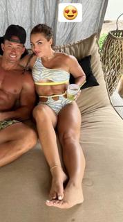 Amanda Saccomanno feet photo thumbnail