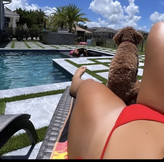 Amanda Saccomanno feet photo thumbnail