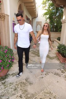 Amanda Saccomanno feet photo thumbnail