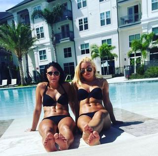 Amanda Saccomanno feet photo thumbnail