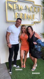 Amanda Saccomanno feet photo thumbnail