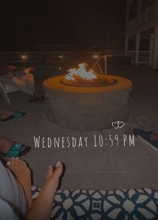 Amanda Saccomanno feet photo thumbnail