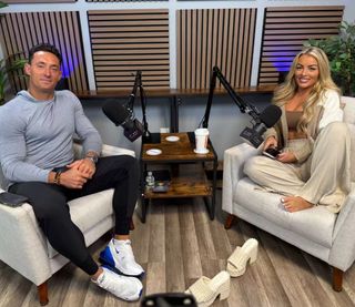 Amanda Saccomanno feet photo thumbnail