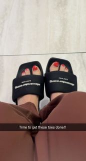 Amanda Saccomanno feet photo 3