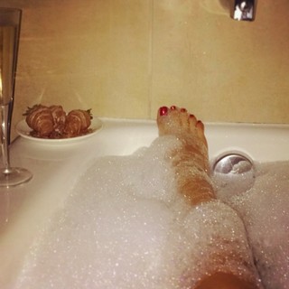 Amanda Salas feet photo 17