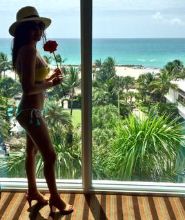 Amanda Salas feet photo 19