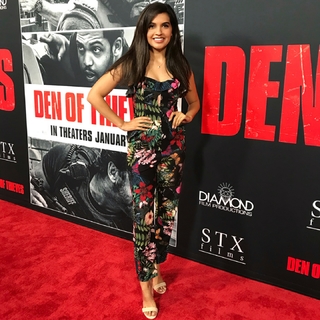 Amanda Salas feet photo 8