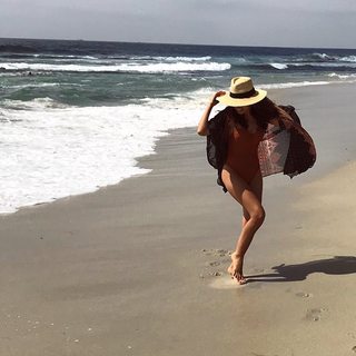 Amanda Salas feet photo 15