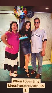 Amanda Salas feet photo 1