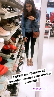 Amanda Salas feet photo 2