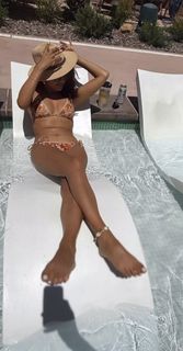 Amanda Salas feet photo 3