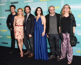 Amanda Schull feet photo thumbnail