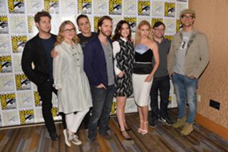 Amanda Schull feet photo thumbnail