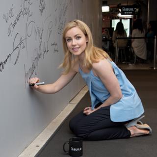 Amanda Schull feet photo thumbnail