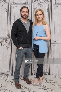 Amanda Schull feet photo thumbnail
