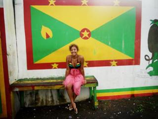 Amanda Seales feet photo thumbnail