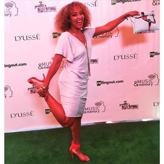 Amanda Seales feet photo thumbnail