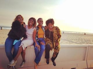 Amanda Seales feet photo thumbnail