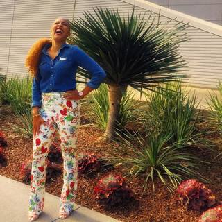 Amanda Seales feet photo thumbnail