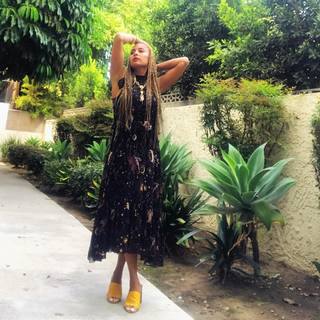 Amanda Seales feet photo thumbnail