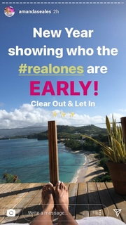 Amanda Seales feet photo thumbnail
