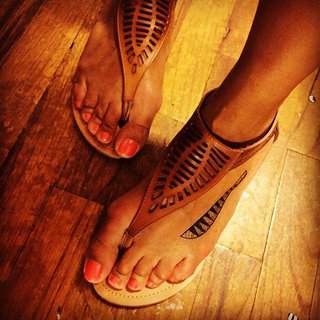 Amanda Seales feet photo thumbnail