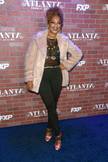 Amanda Seales feet photo thumbnail