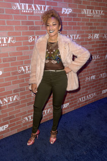 Amanda Seales feet photo thumbnail