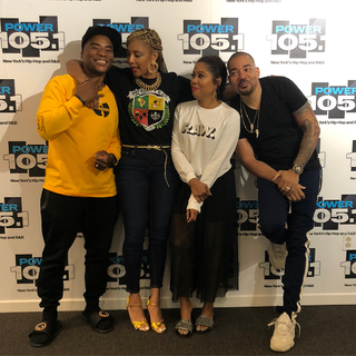 Amanda Seales feet photo thumbnail