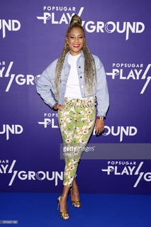 Amanda Seales feet photo thumbnail