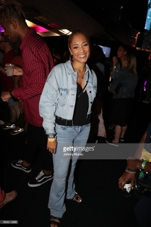 Amanda Seales feet photo thumbnail