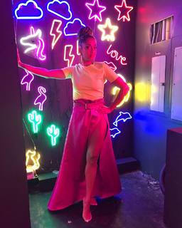 Amanda Seales feet photo thumbnail