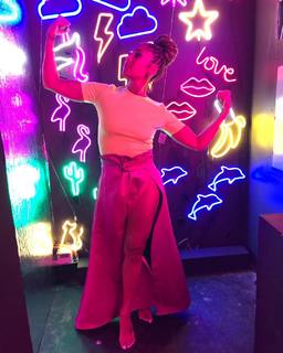 Amanda Seales feet photo thumbnail