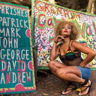 Amanda Seales feet photo thumbnail