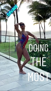 Amanda Seales feet photo thumbnail