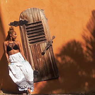 Amanda Seales feet photo thumbnail