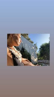 Amanda Seales feet photo thumbnail