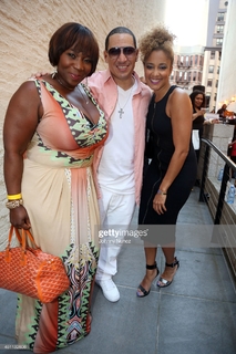 Amanda Seales feet photo thumbnail