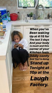 Amanda Seales feet photo thumbnail