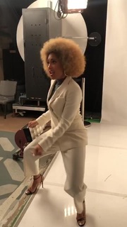 Amanda Seales feet photo thumbnail