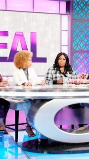 Amanda Seales feet photo thumbnail