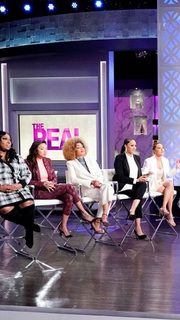Amanda Seales feet photo thumbnail