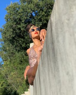 Amanda Seales feet photo thumbnail