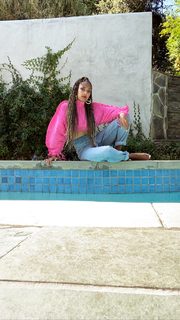 Amanda Seales feet photo thumbnail