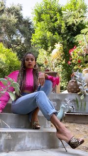 Amanda Seales feet photo thumbnail