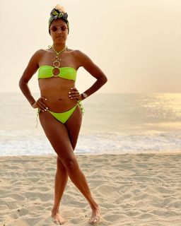Amanda Seales feet photo thumbnail