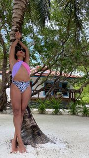 Amanda Seales feet photo thumbnail