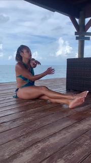 Amanda Seales feet photo thumbnail