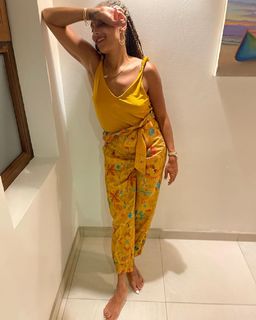 Amanda Seales feet photo thumbnail